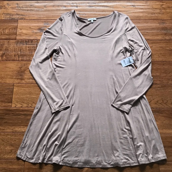 Charlotte Russe Dresses & Skirts - 💜💜CHAROLETTE RUSSE LIGHT BROWN LONG SLEEVE DRESS